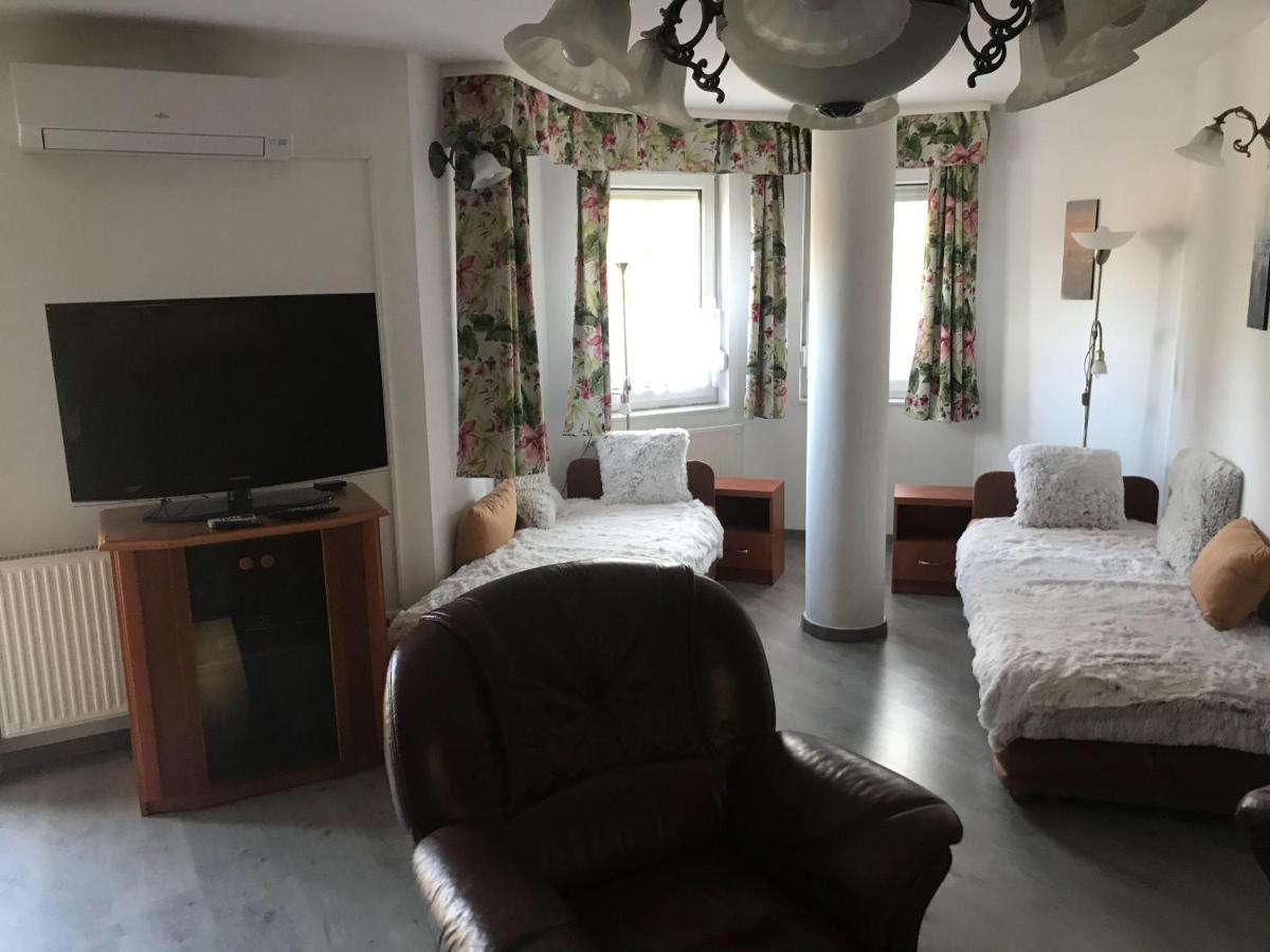 City Center Apartments Heviz Ngoại thất bức ảnh